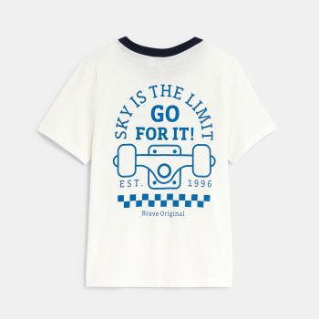 تي شيرت رياضي للفتيان باللون الأبيض